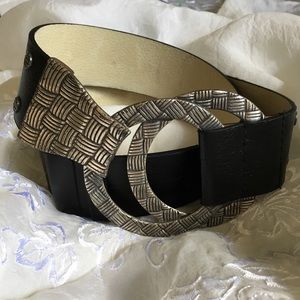 🎈CHICO’S🎈Black belt 2” wide Size SM adjustable